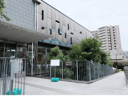 漱石山房記念館の外観